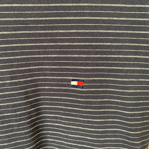 🤩 3 for $20 / Tommy Hilfiger striped t-shirt - Picture 3 of 5